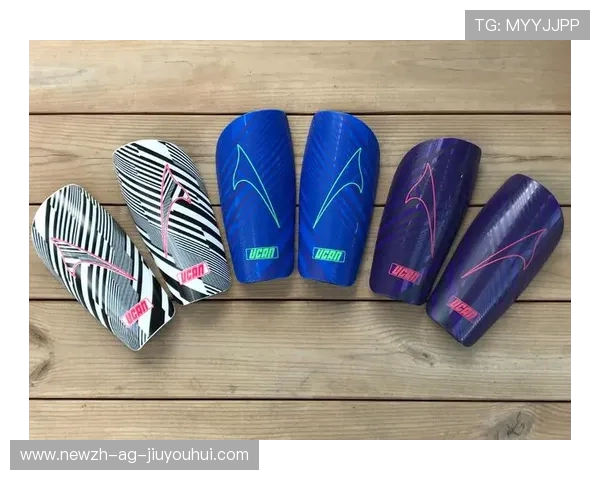 专业级足球护腿袜套全面解析提升球员运动表现与安全防护能力 专业级足球护腿袜套全面解析提升球员运动表现与安全防护能力